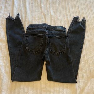 Zara The Skinny Pearl Black Distressed Jean